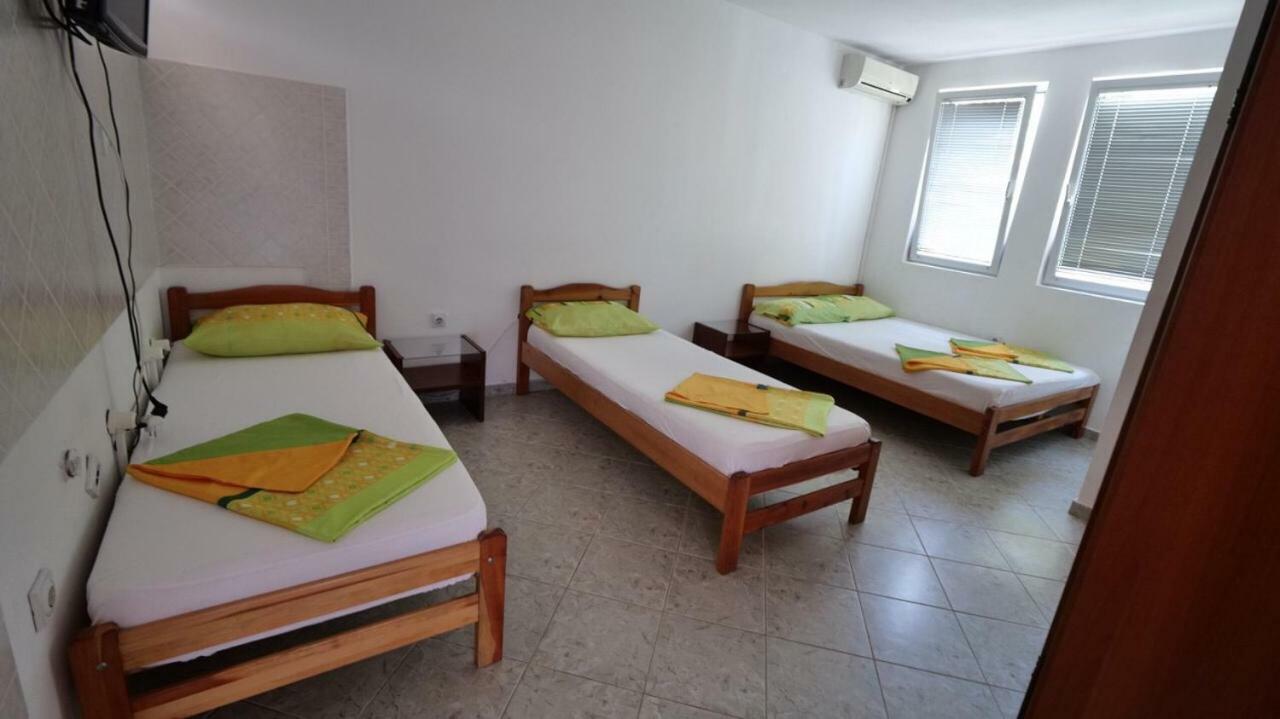 Familien Apartment Zeno Ulcinj Eksteriør bilde