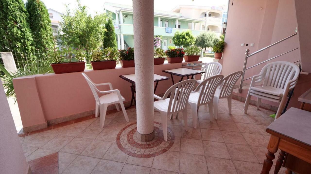 Familien Apartment Zeno Ulcinj Eksteriør bilde